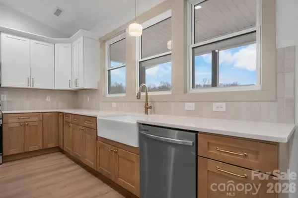 1284 Jay Burke RD, Taylorsville, NC 28681