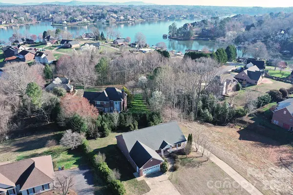 640 40th Avenue LN NW, Hickory, NC 28601