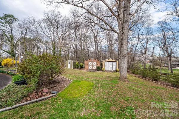 1724 2nd AVE NW, Hickory, NC 28601