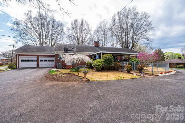 1724 2nd AVE NW, Hickory, NC 28601