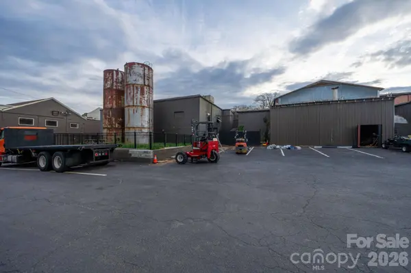 719 Old Lenoir RD, Hickory, NC 28601