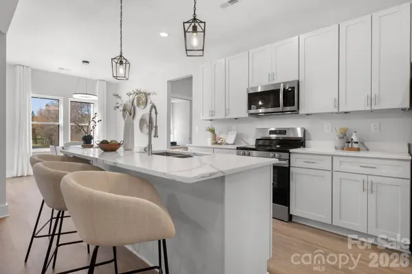 1213 Creekside DR, Conover, NC 28613