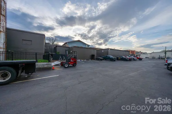 719 Old Lenoir RD, Hickory, NC 28601