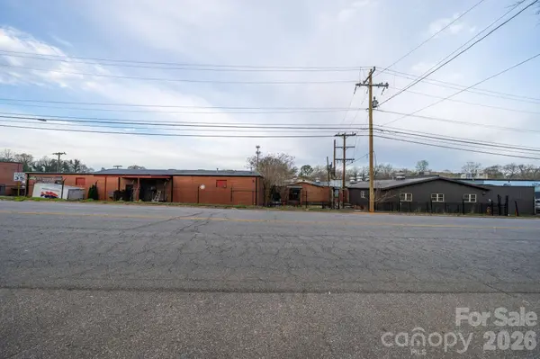 719 Old Lenoir RD, Hickory, NC 28601