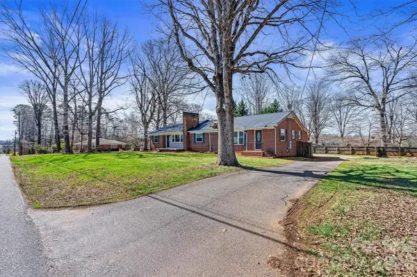 1212 3rd Street DR SE, Conover, NC 28613