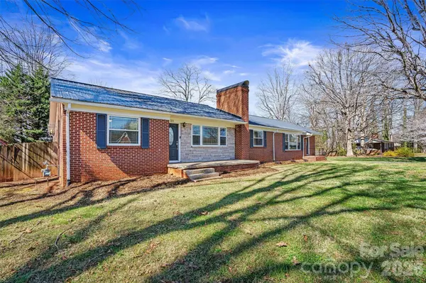 1212 3rd Street DR SE, Conover, NC 28613