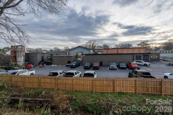 719 Old Lenoir RD, Hickory, NC 28601