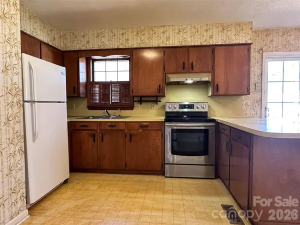 650 Brown Berry RD, North Wilkesboro, NC 28659