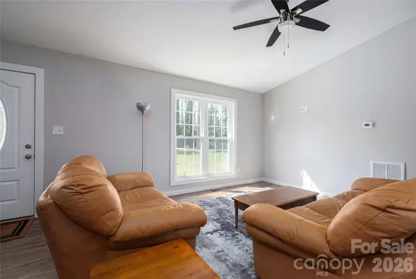 660 W 9th ST, Newton, NC 28658