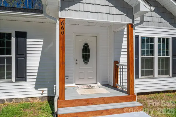 660 W 9th ST, Newton, NC 28658