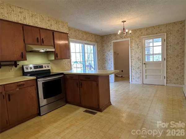 650 Brown Berry RD, North Wilkesboro, NC 28659