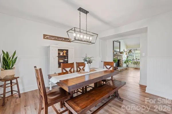 350 21st Avenue DR NW, Hickory, NC 28601