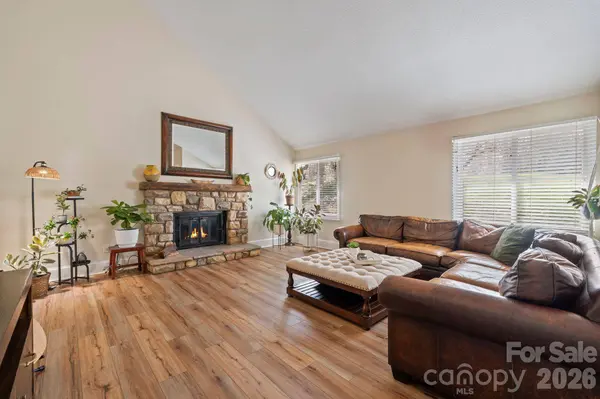 350 21st Avenue DR NW, Hickory, NC 28601