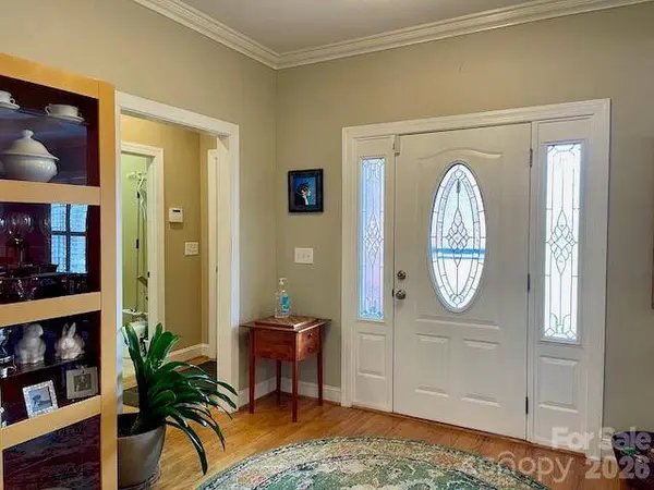 4945 Brookridge DR NE, Hickory, NC 28601