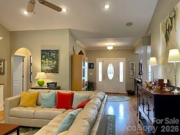 4945 Brookridge DR NE, Hickory, NC 28601