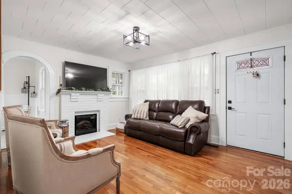 208 S 1st AVE, Maiden, NC 28650