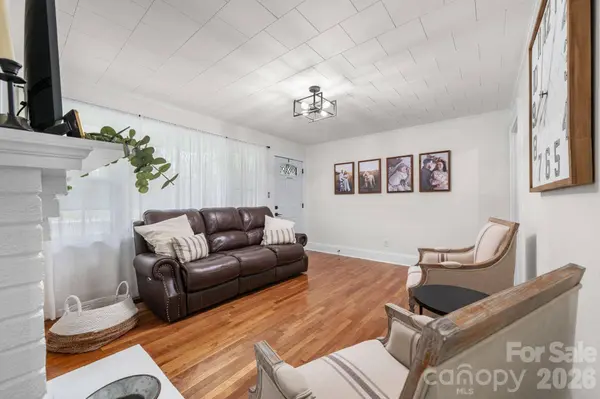 208 S 1st AVE, Maiden, NC 28650