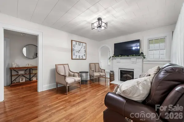 208 S 1st AVE, Maiden, NC 28650