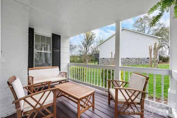 208 S 1st AVE, Maiden, NC 28650