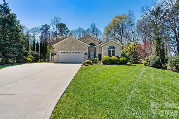 3041 Peachtree Street EXT, Claremont, NC 28610