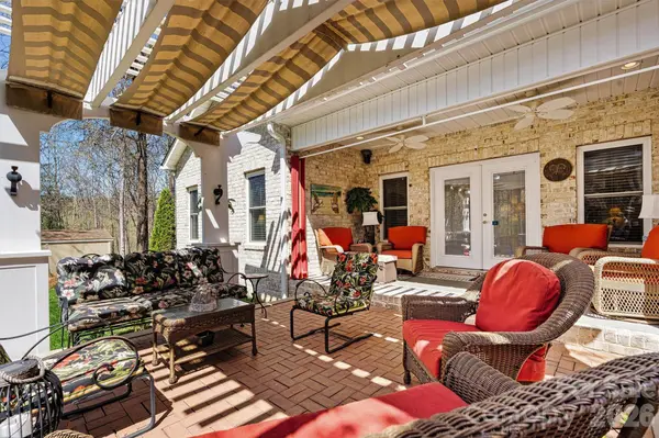 3041 Peachtree Street EXT, Claremont, NC 28610