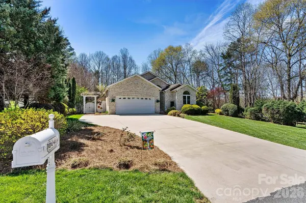 3041 Peachtree Street EXT, Claremont, NC 28610