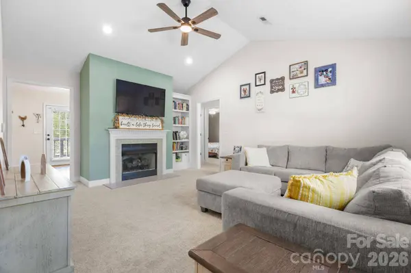 219 Heather Glen DR, Belmont, NC 28012