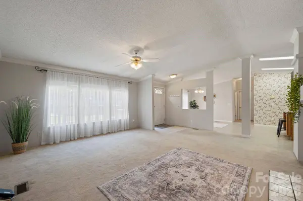 4669 River Trail LN, Granite Falls, NC 28630