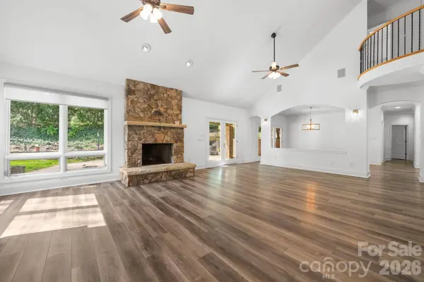 421 18th Avenue LN NW, Hickory, NC 28601