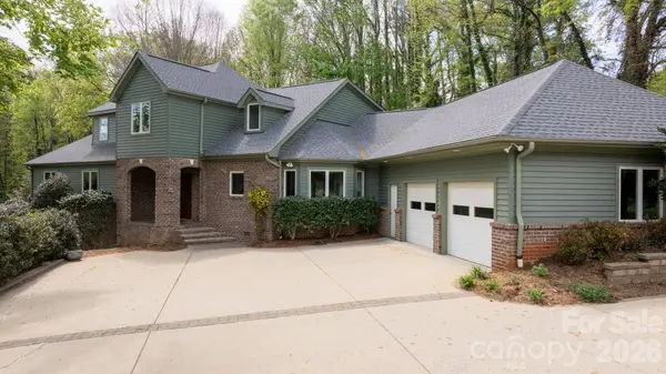 421 18th Avenue LN NW, Hickory, NC 28601