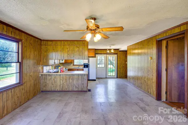 2414 N Olivers RD, Newton, NC 28658