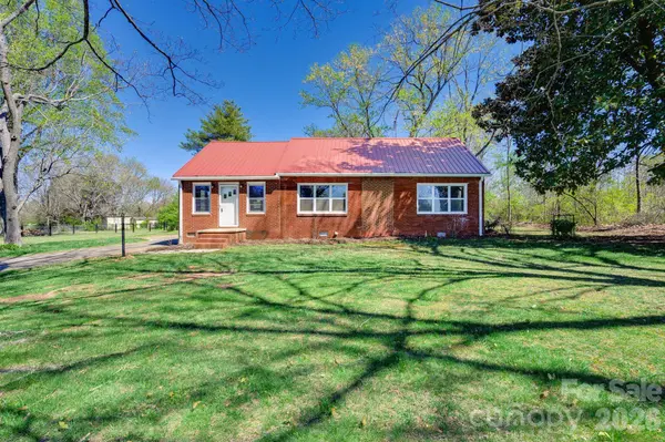 2414 N Olivers RD, Newton, NC 28658