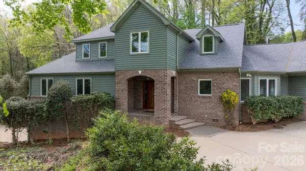 421 18th Avenue LN NW, Hickory, NC 28601