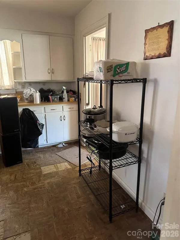 2760 19th AVE NE, Hickory, NC 28601