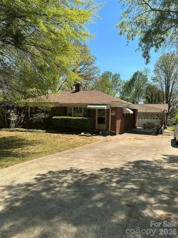 2760 19th AVE NE, Hickory, NC 28601