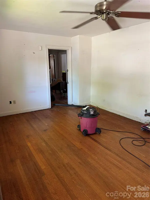 2760 19th AVE NE, Hickory, NC 28601