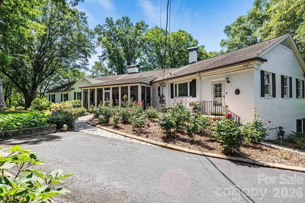 842 North Center ST, Hickory, NC 28601