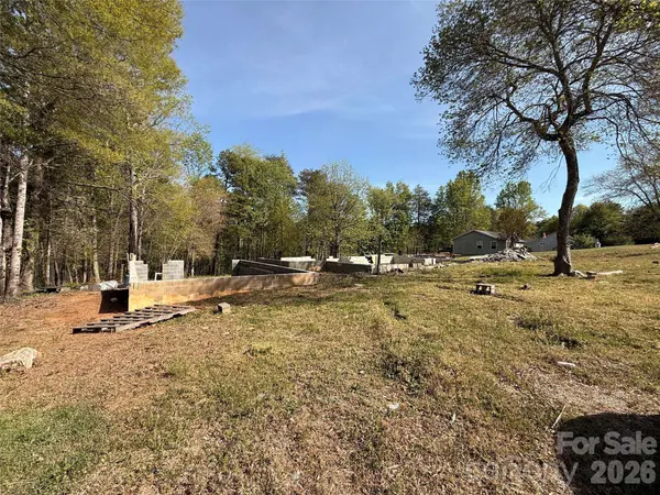 5750 Poovey DR, Granite Falls, NC 28630