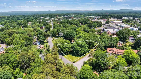 842 North Center ST, Hickory, NC 28601