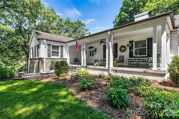 842 North Center ST, Hickory, NC 28601