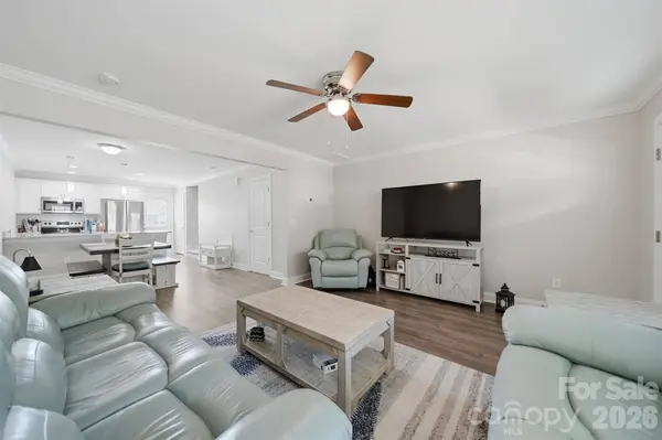 3953 Newhall DR NW, Hickory, NC 28601