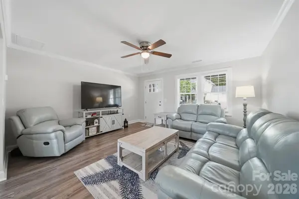 3953 Newhall DR NW, Hickory, NC 28601