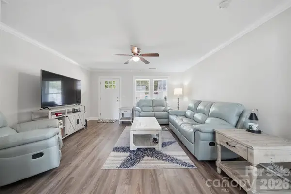 3953 Newhall DR NW, Hickory, NC 28601