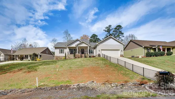 1181 Kensington CIR, Newton, NC 28658