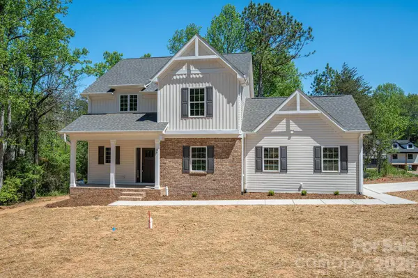 17 Tennyson DR, Taylorsville, NC 28681