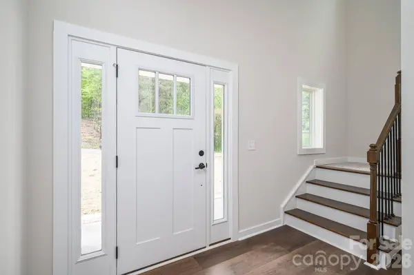 17 Tennyson DR, Taylorsville, NC 28681