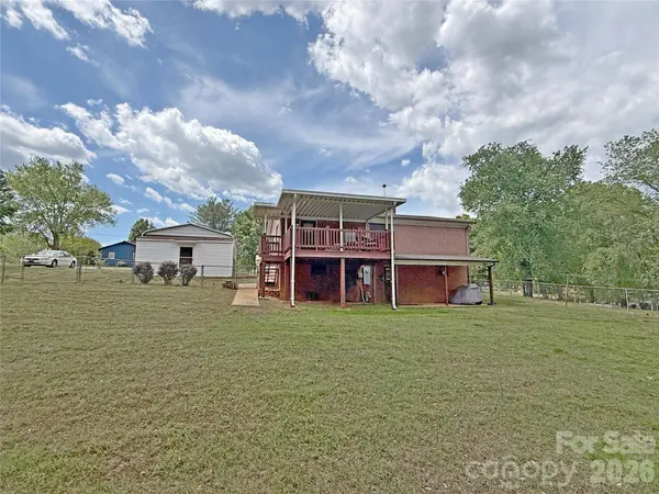 2649 Westview Acres ST, Hickory, NC 28601