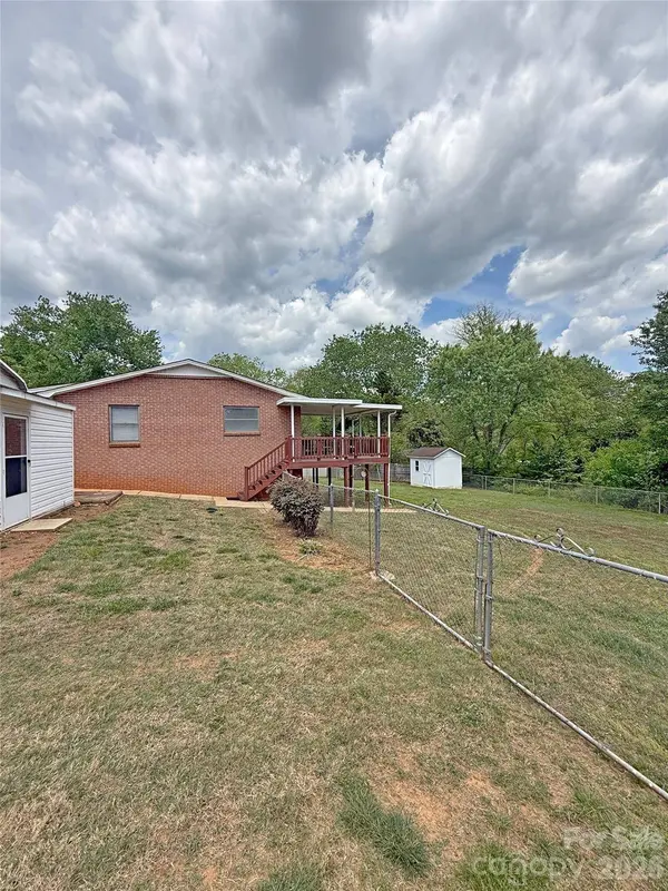 2649 Westview Acres ST, Hickory, NC 28601
