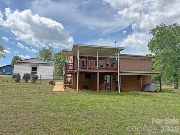 2649 Westview Acres ST, Hickory, NC 28601