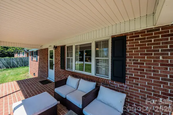 2984 Lutz BLVD, Newton, NC 28658